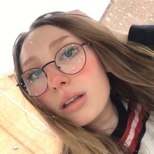 Meet your Posher, Leah